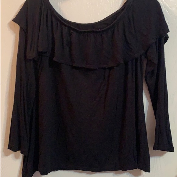 Over the shoulder black top - Picture 2 of 2